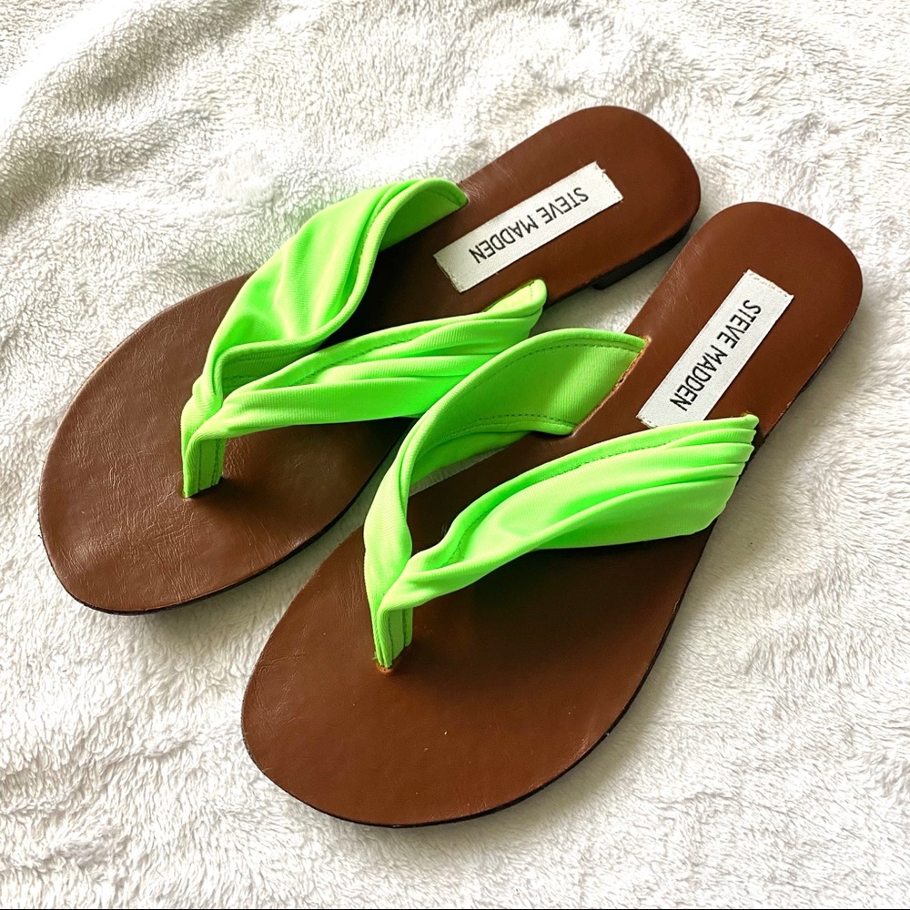 *NWOT* Steve Madden Slippers